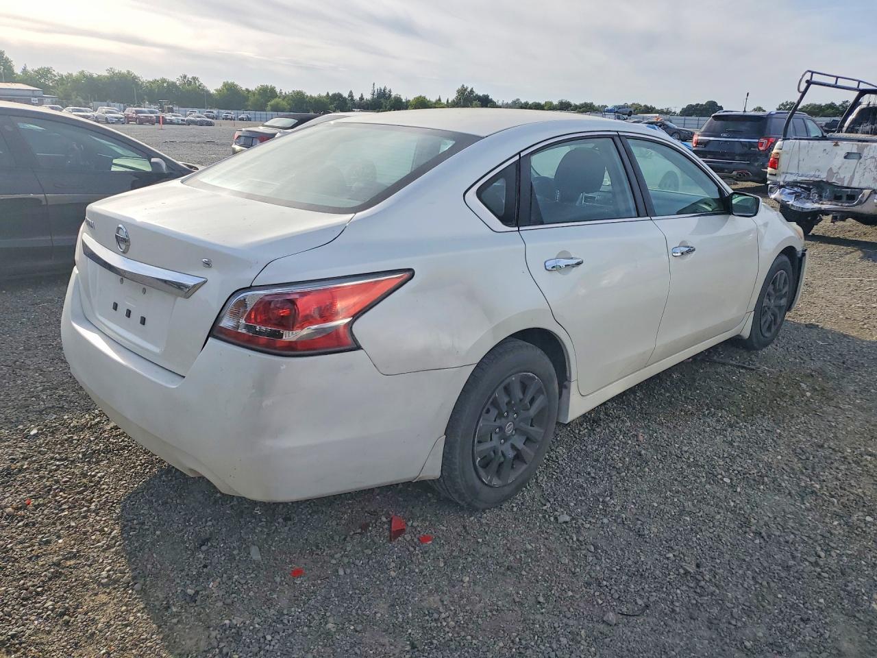 2015 Nissan Altima 2.5 S - Image 3