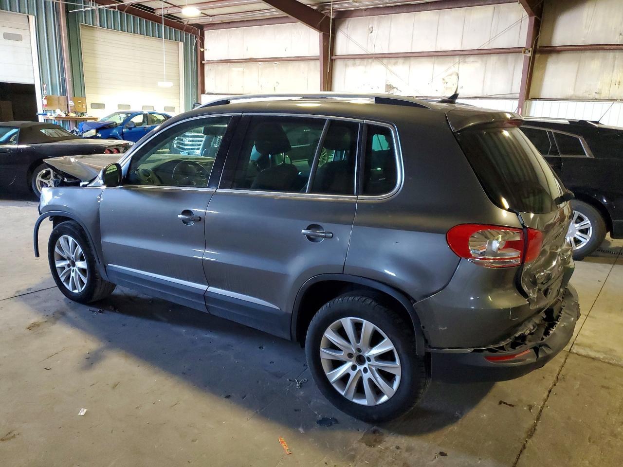 2014 Volkswagen Tiguan S - Фото 2