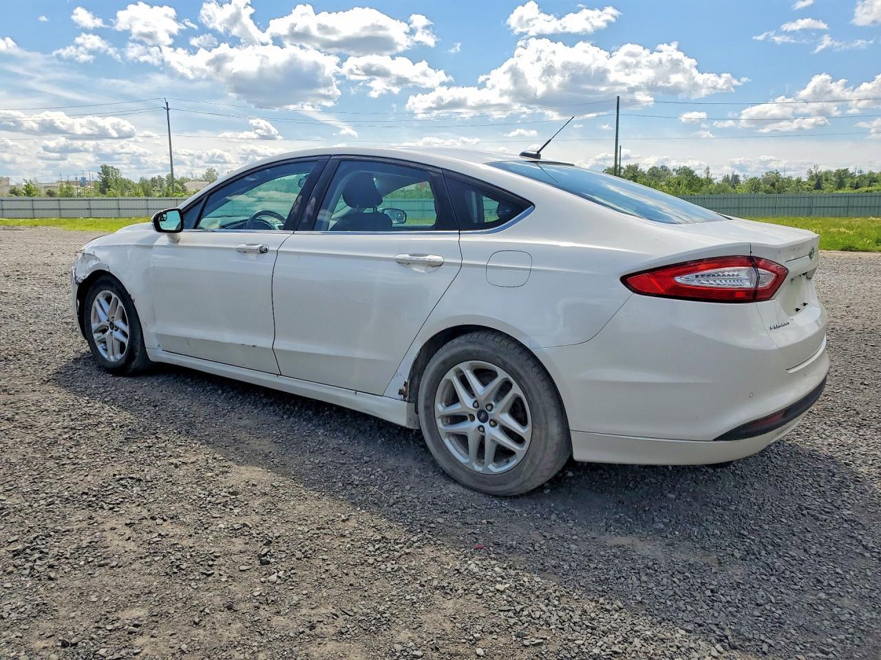2015 Ford Fusion Se - Image 2