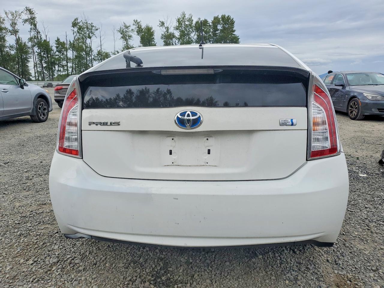 2014 Toyota Prius One - Image 6
