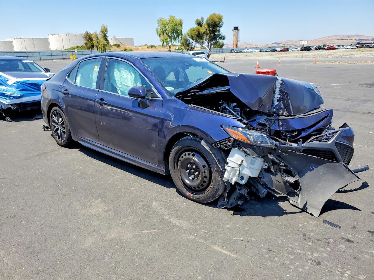 2022 Toyota Camry Se - Фото 4