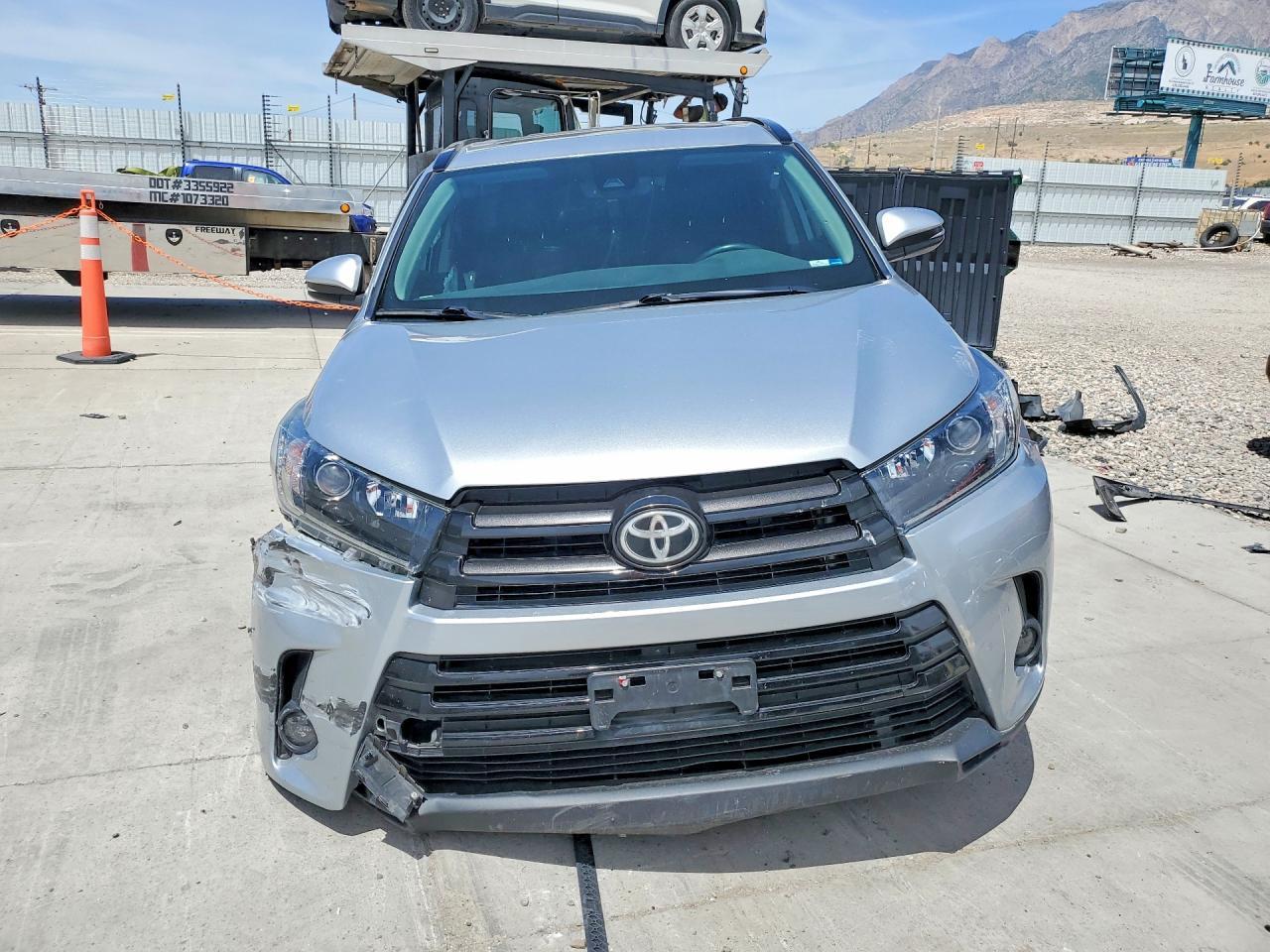 2019 Toyota Highlander Se - Image 5