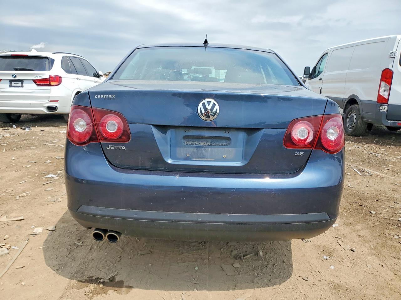 2010 Volkswagen Jetta Limited - Image 6