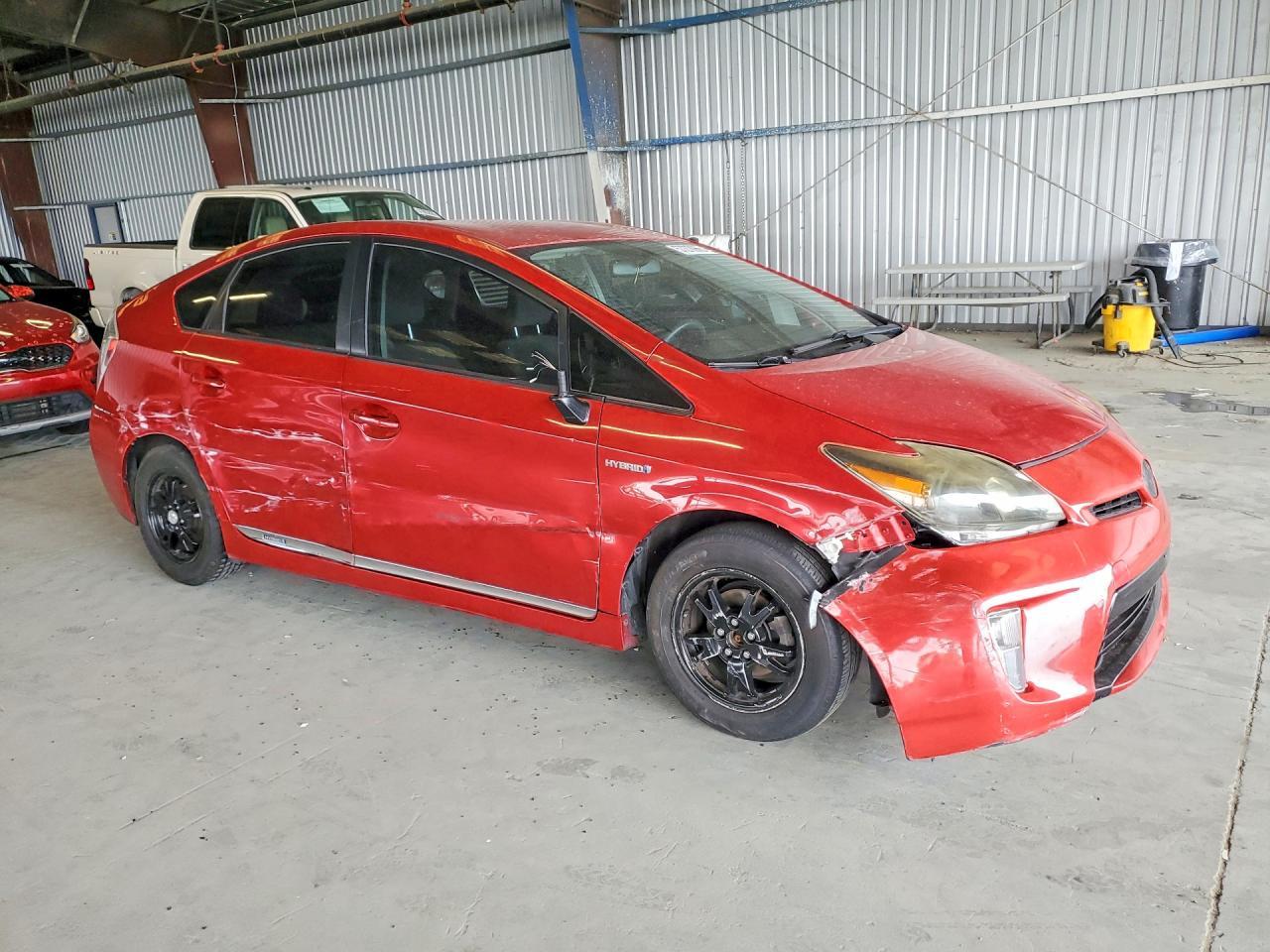 2015 Toyota Prius Three - Фото 4