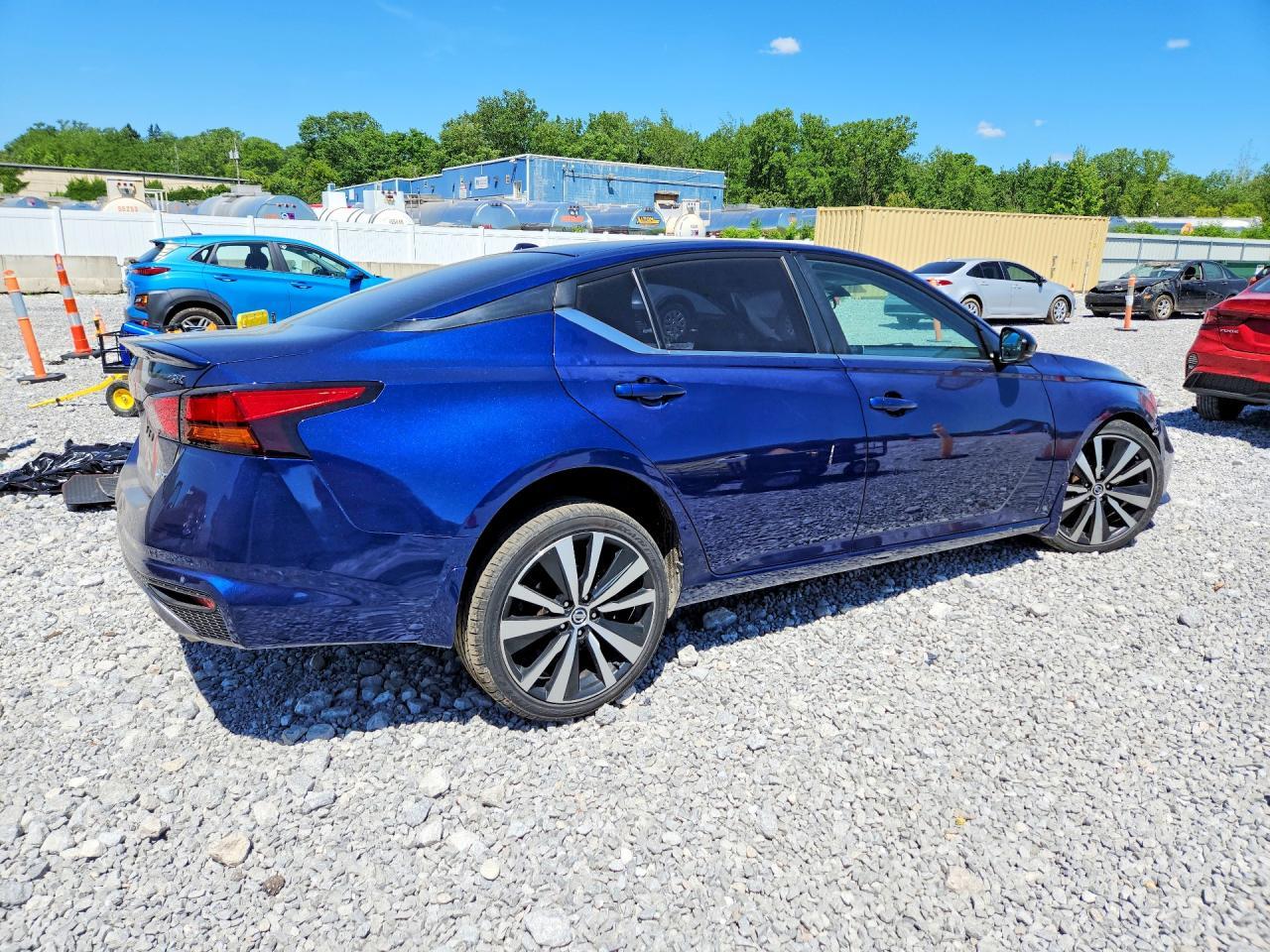 2020 Nissan Altima Sr - Фото 3