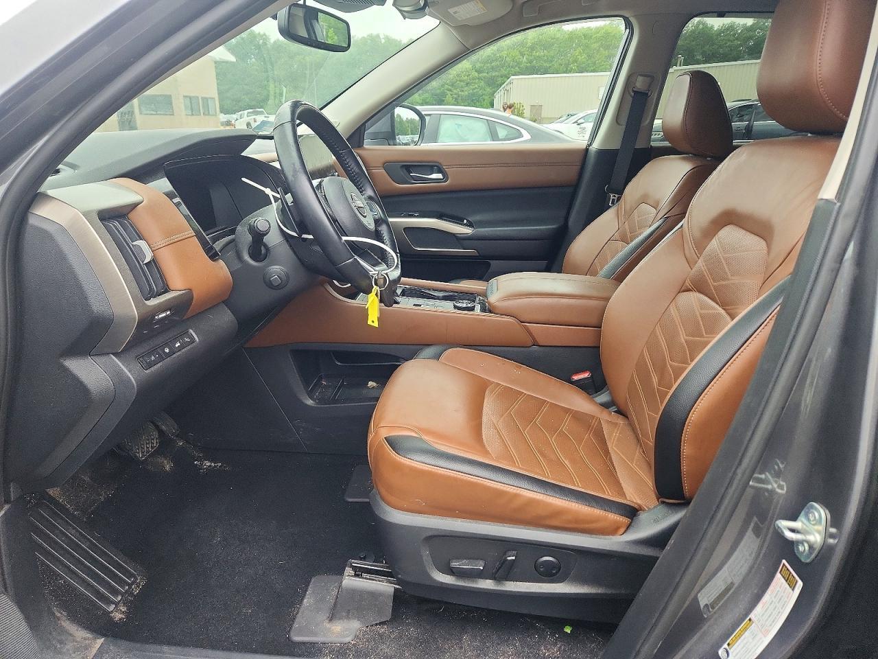 2022 Nissan Pathfinder Platinum - Фото 7