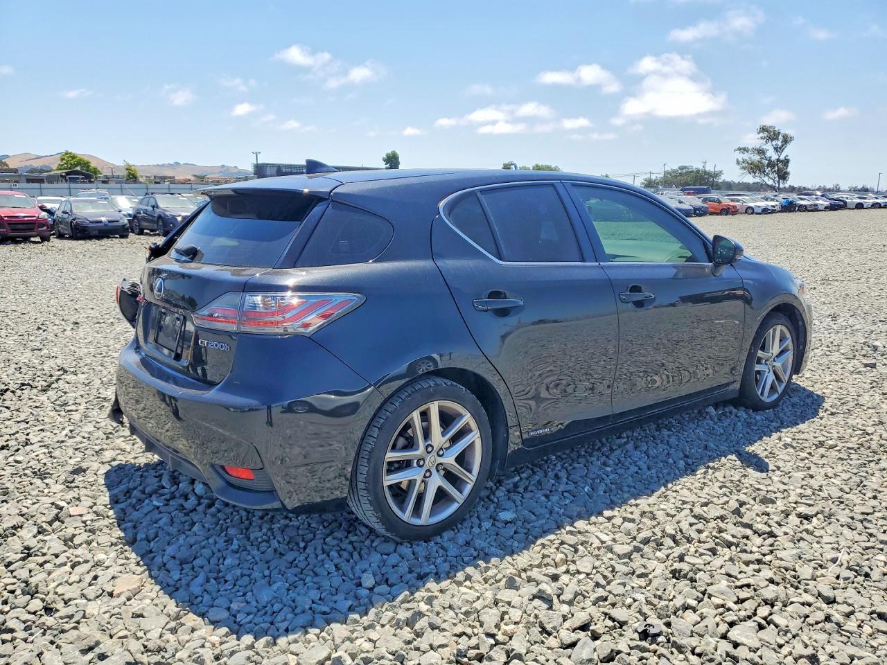 2017 Lexus Ct 200 - Image 3
