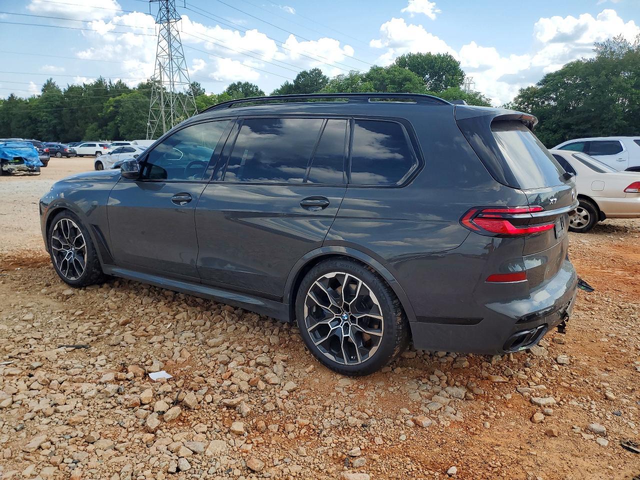 2024 BMW X7 M60I - Фото 2