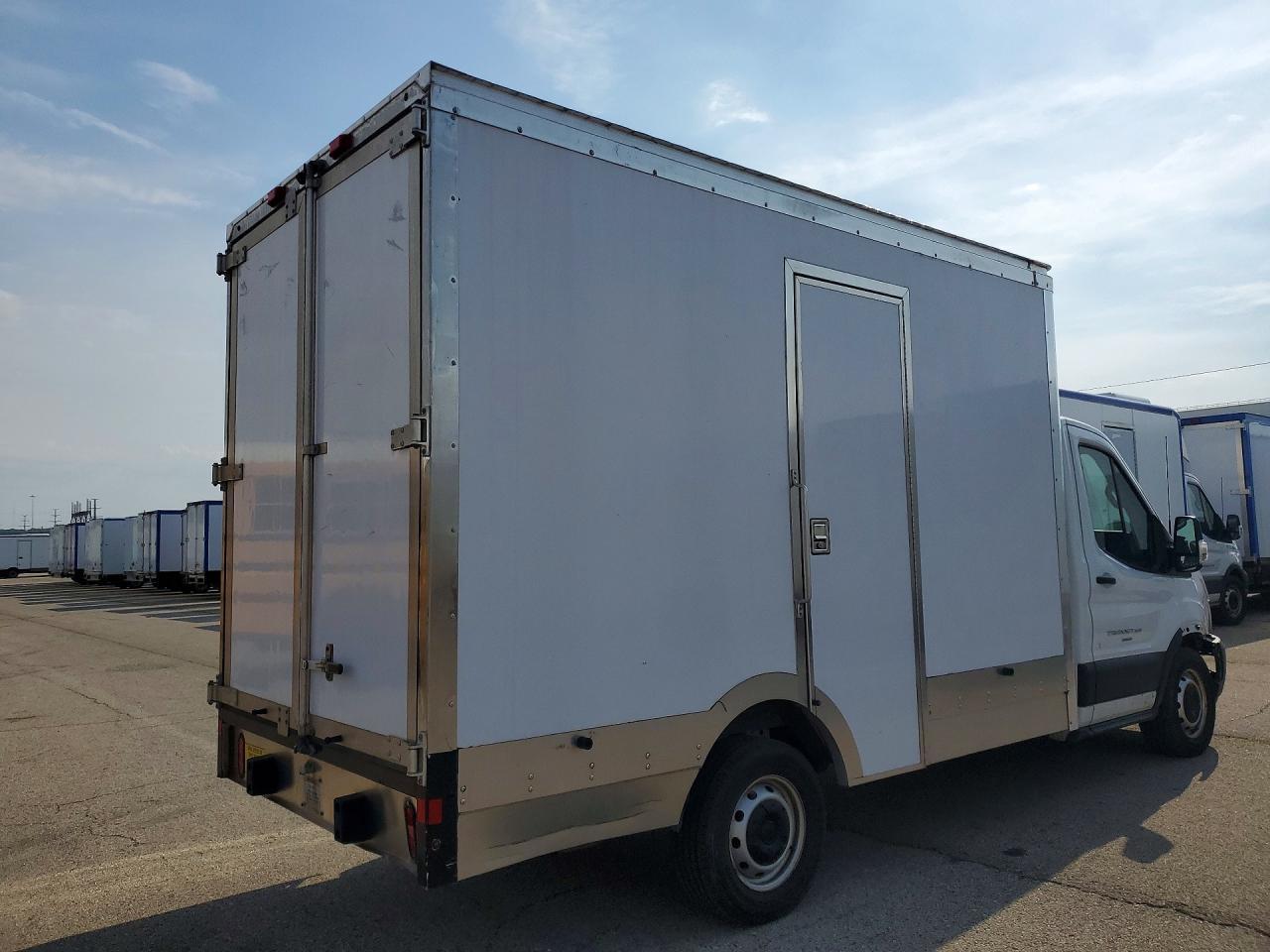 2023 Ford Transit Refrigerated Box Truck - Фото 3