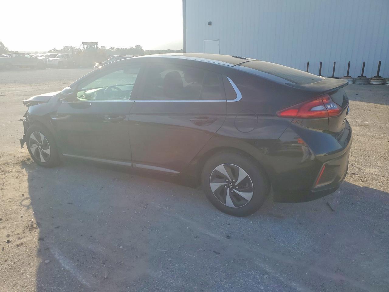 2018 Hyundai Ioniq Sel - Фото 2