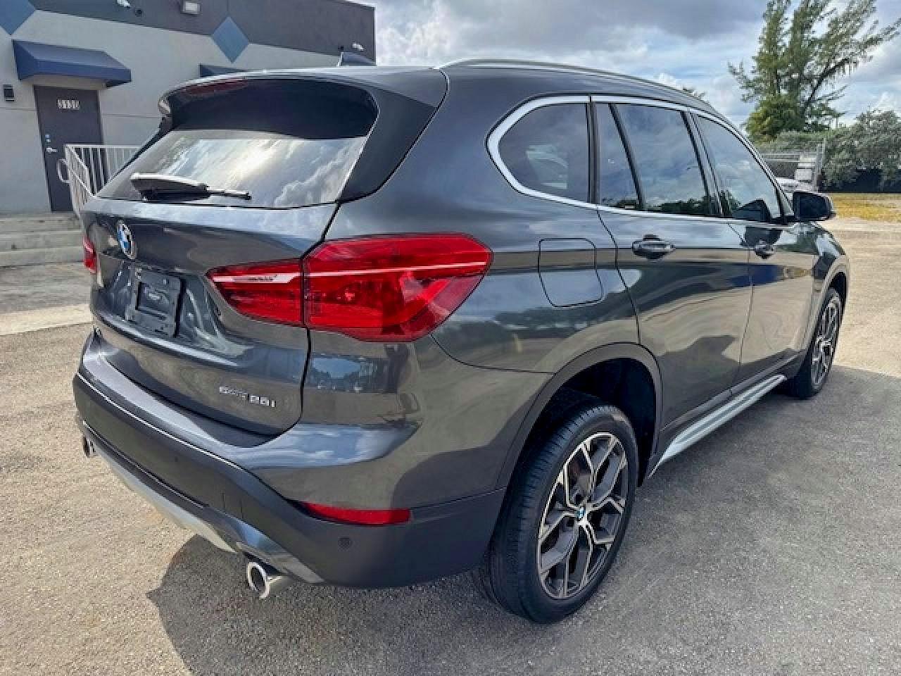 2020 BMW X1 Sdrive28I - Фото 3