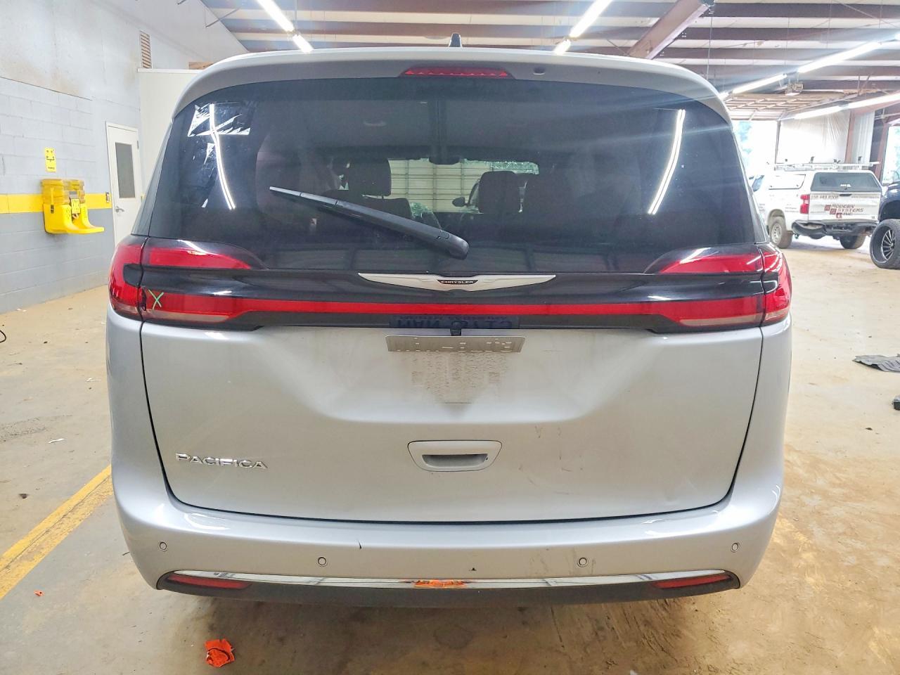 2026 Chrysler Pacifica Select - Image 6