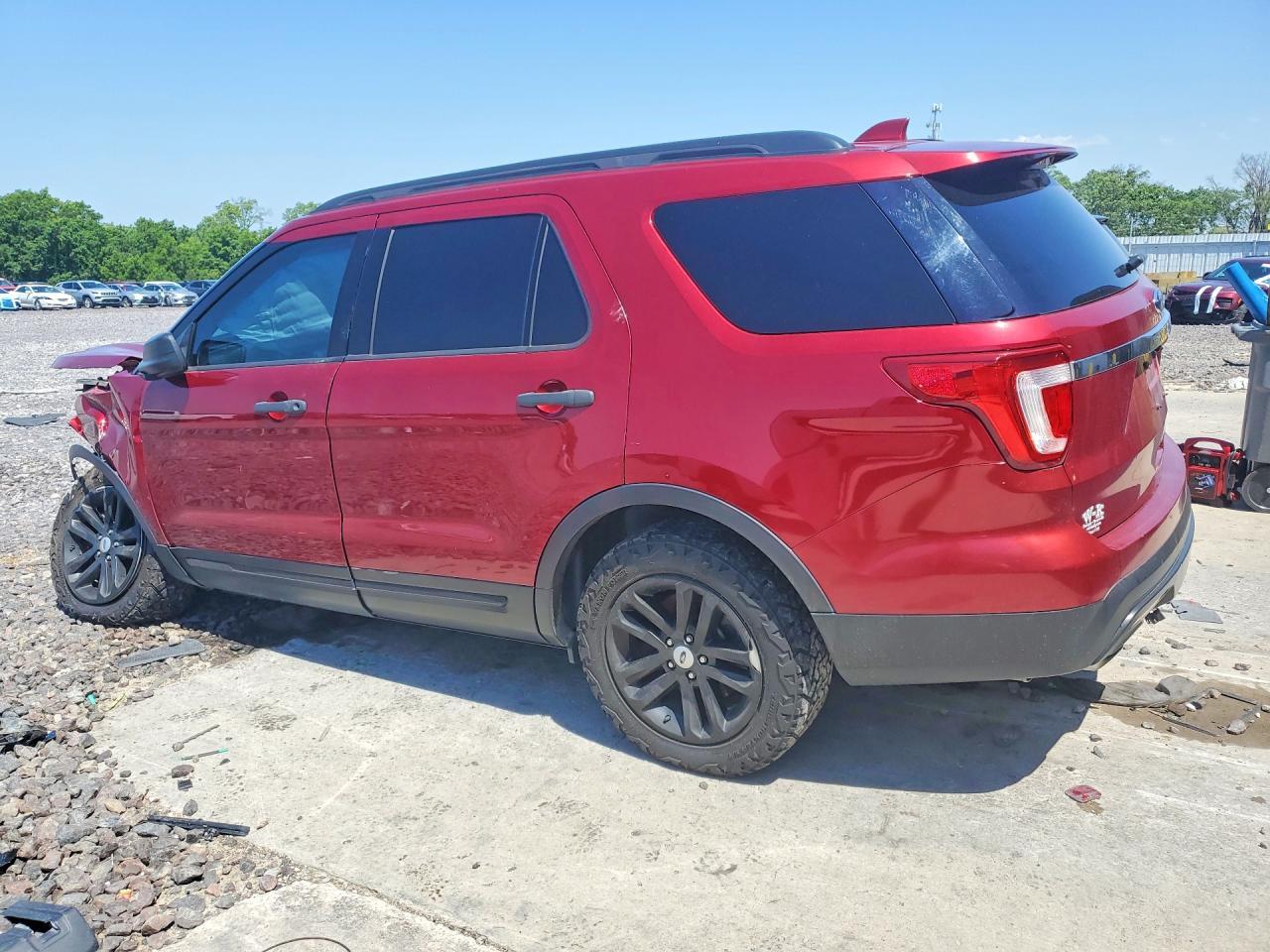 2017 Ford Explorer - Фото 2