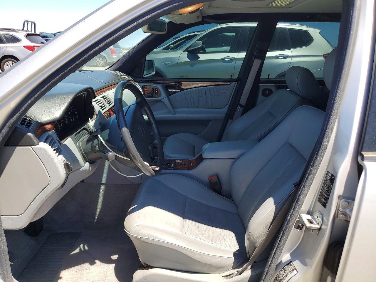1999 Mercedes-Benz E 320 4Matic - Image 7