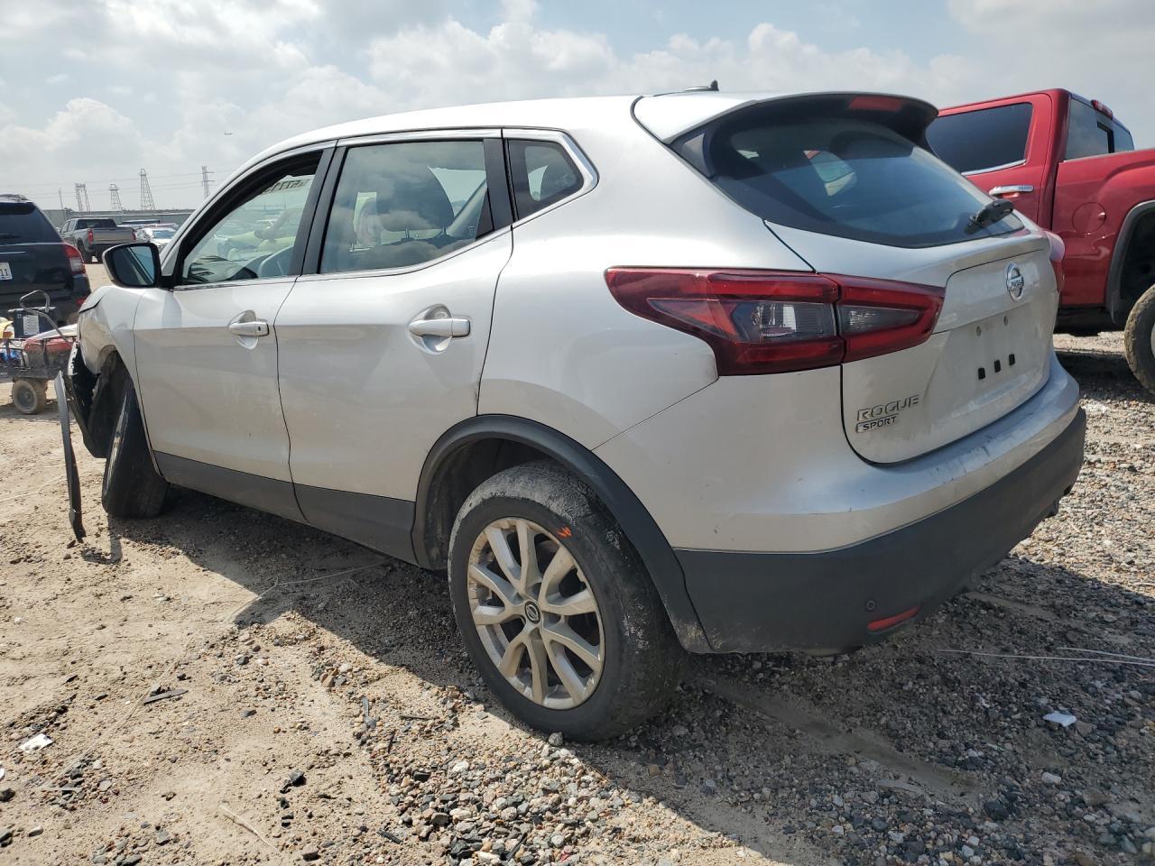 2021 Nissan Rogue Sport S - Image 2