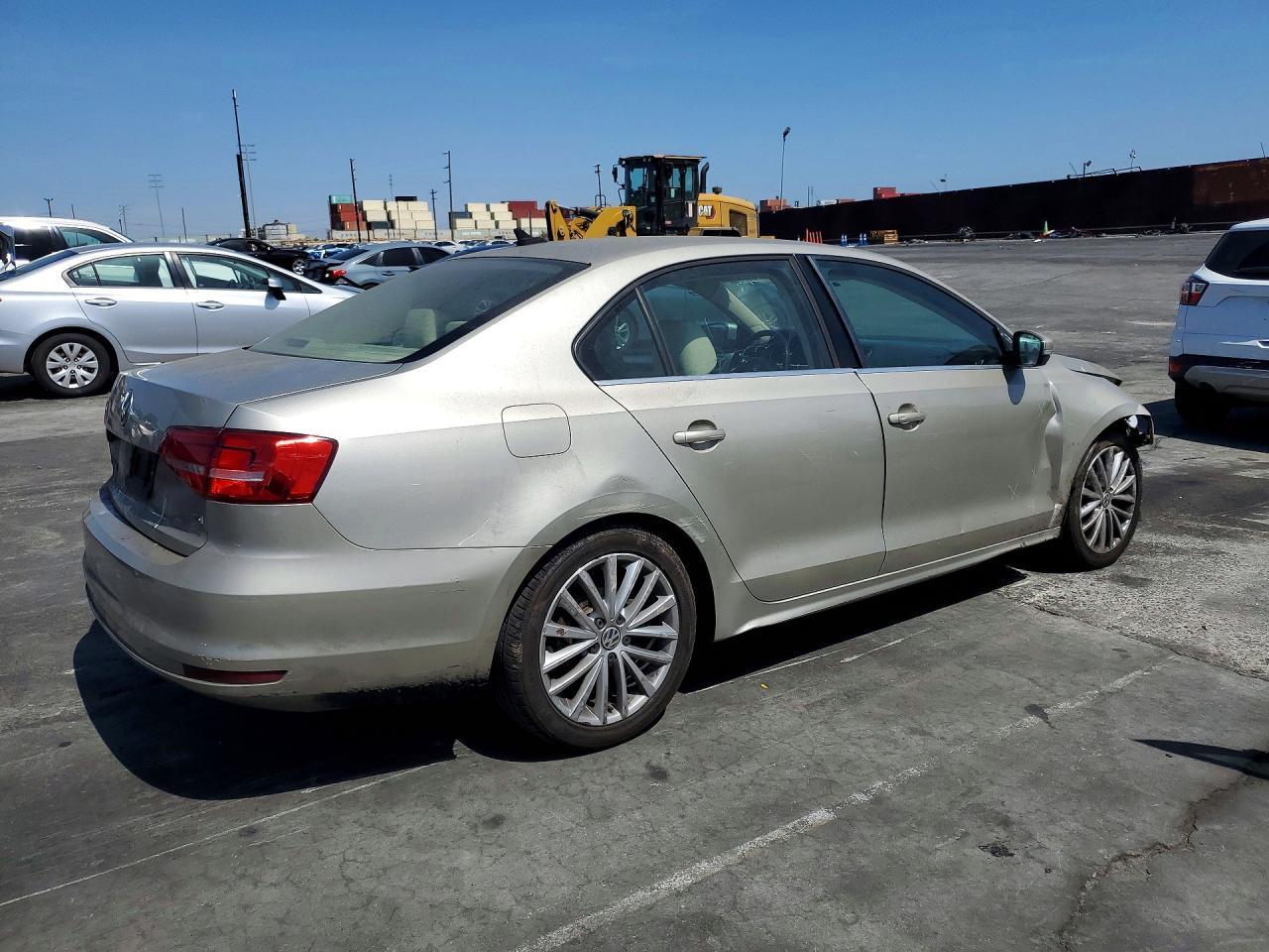 2015 Volkswagen Jetta Se - Image 3