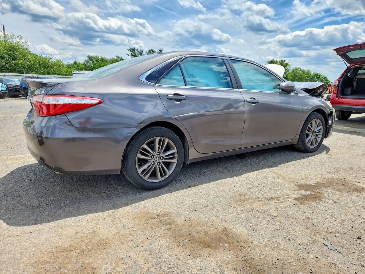 2016 Toyota Camry Se - Image 3