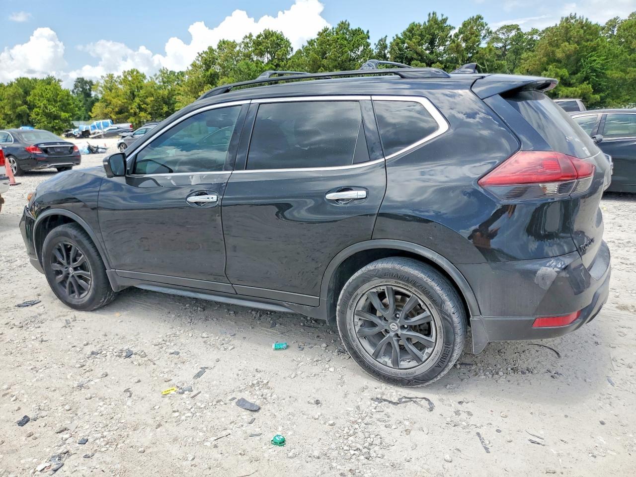 2018 Nissan Rogue S - Фото 2