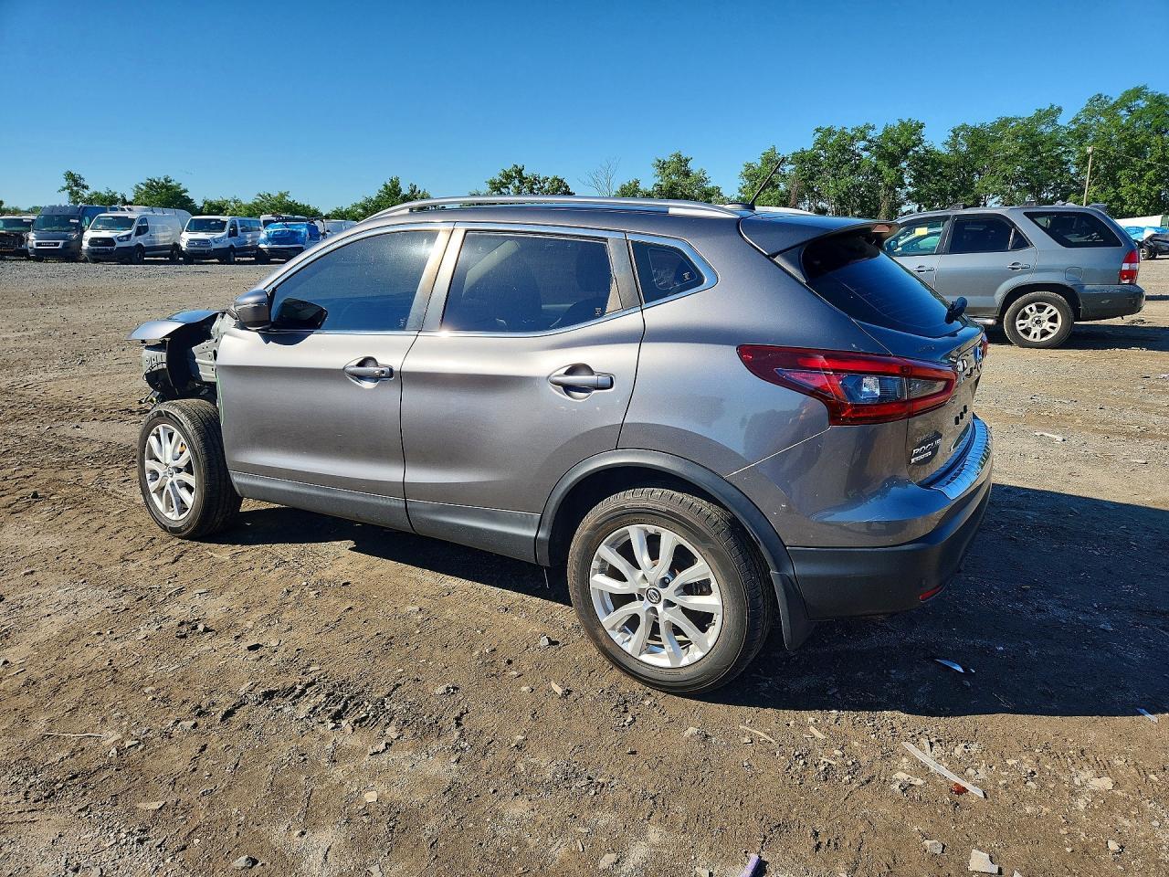 2021 Nissan Rogue Sport Sv - Image 2