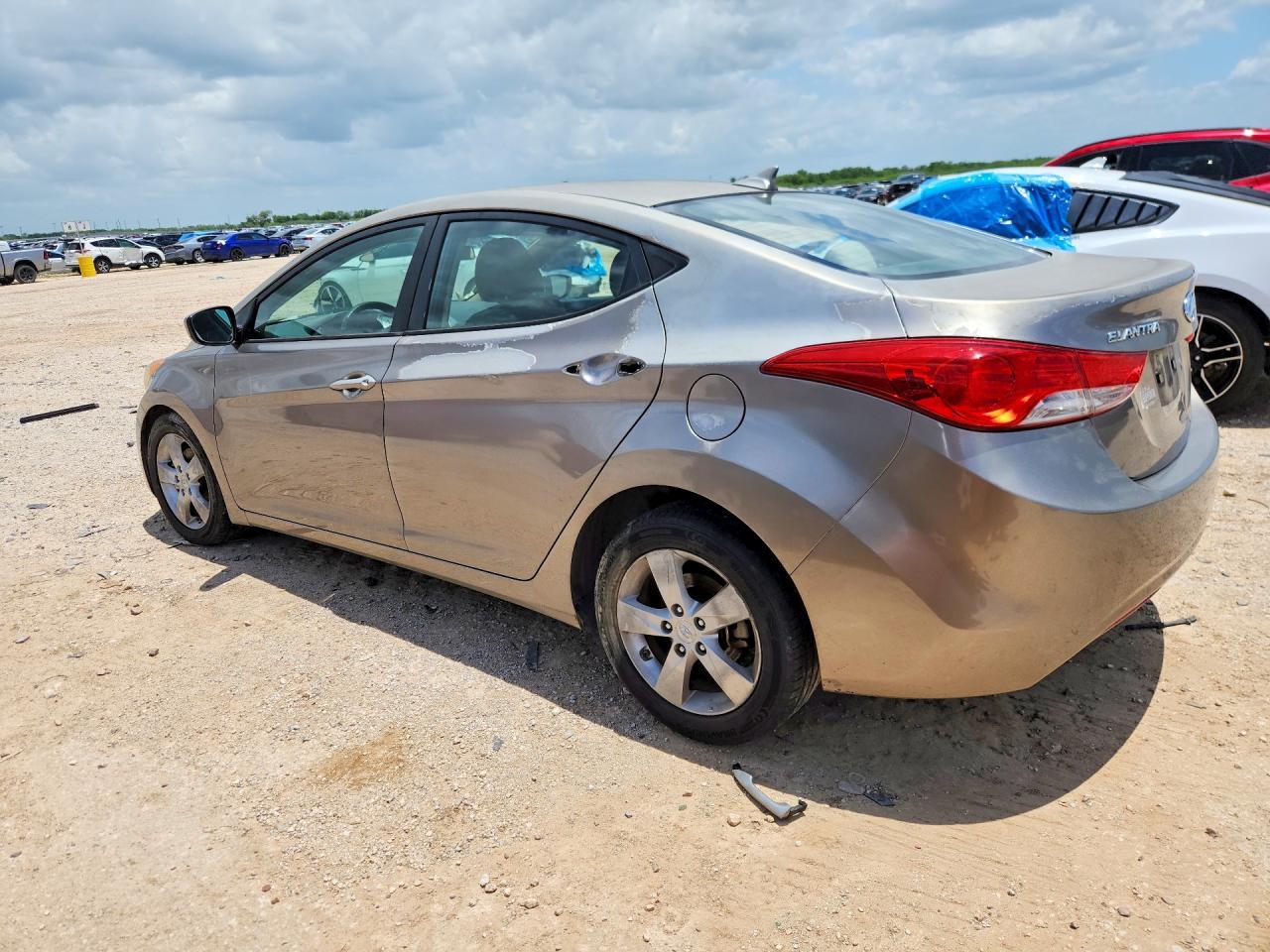 2013 Hyundai Elantra Gls - Фото 2