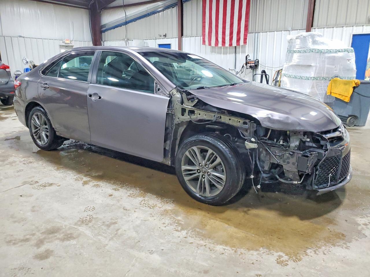 2017 Toyota Camry Se - Фото 4
