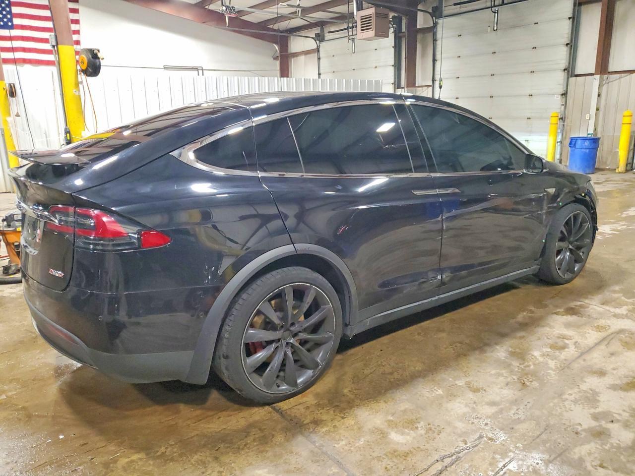 2016 Tesla Model X - Фото 3