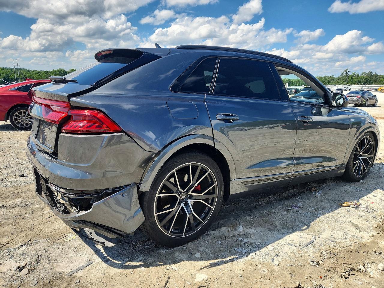 2021 Audi Q8 Prestige S-Line - Фото 3