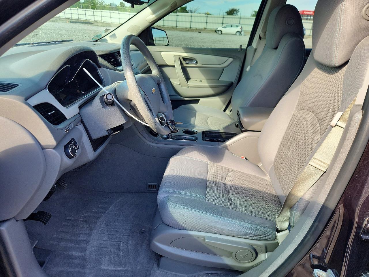 2017 Chevrolet Traverse Ls - Фото 6