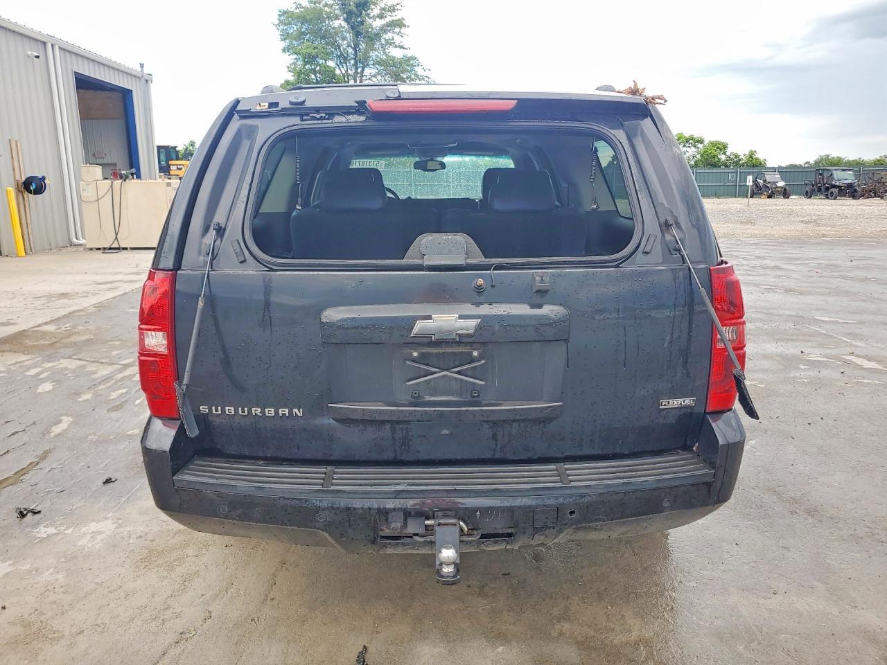 2007 Chevrolet Suburban K1500 - Image 6