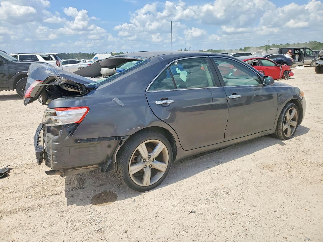 2008 Toyota Camry Le - Image 3