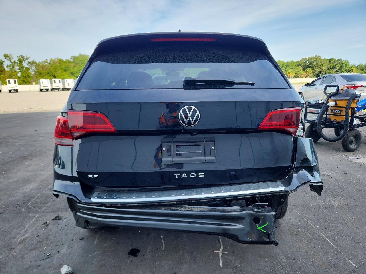 2024 Volkswagen Taos Se - Фото 6