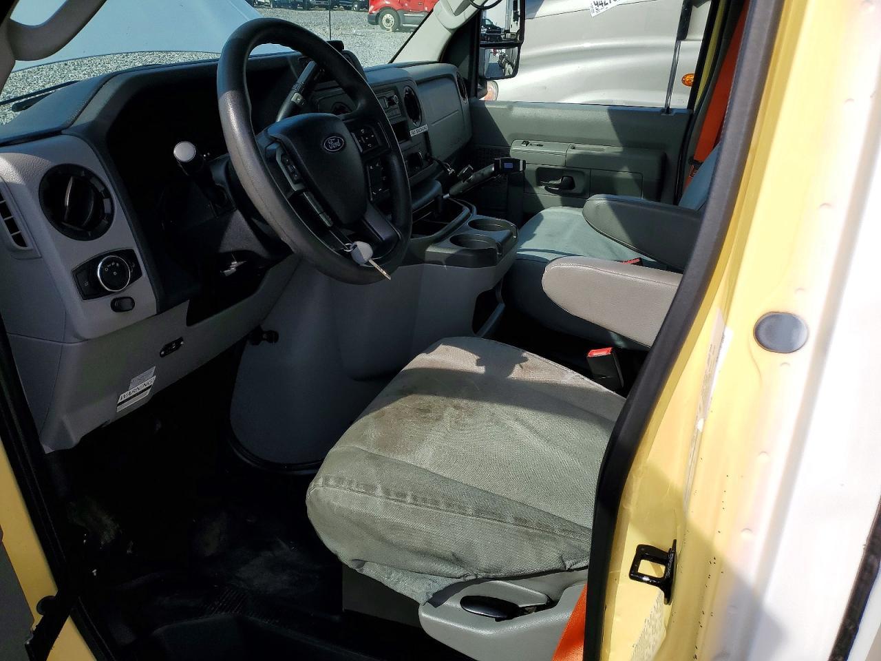2021 Ford Econoline E450 Super Duty Cutaway Van - Фото 7