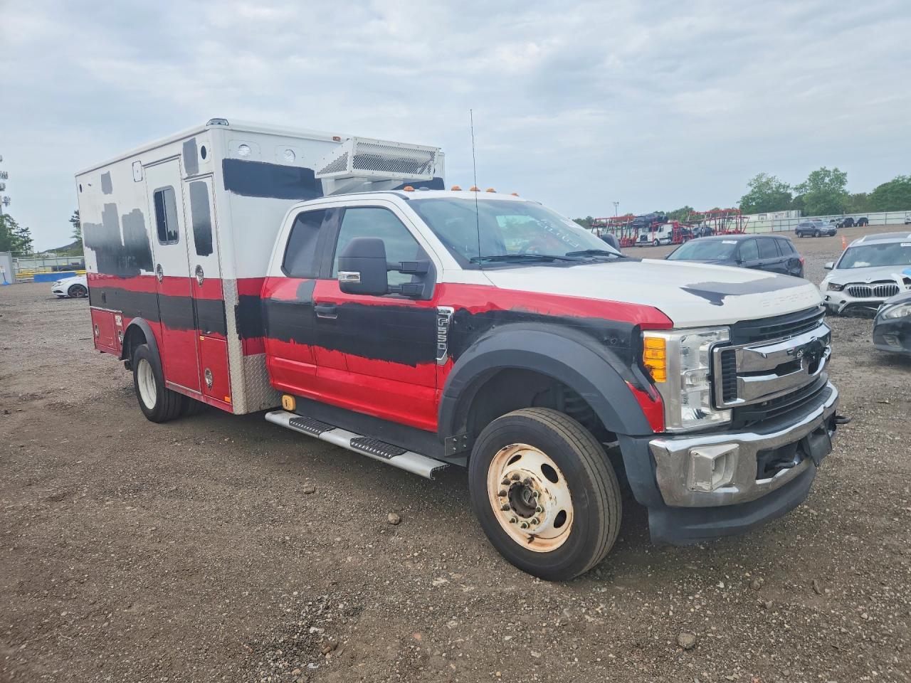 2017 Ford F550 Super Duty - Image 4