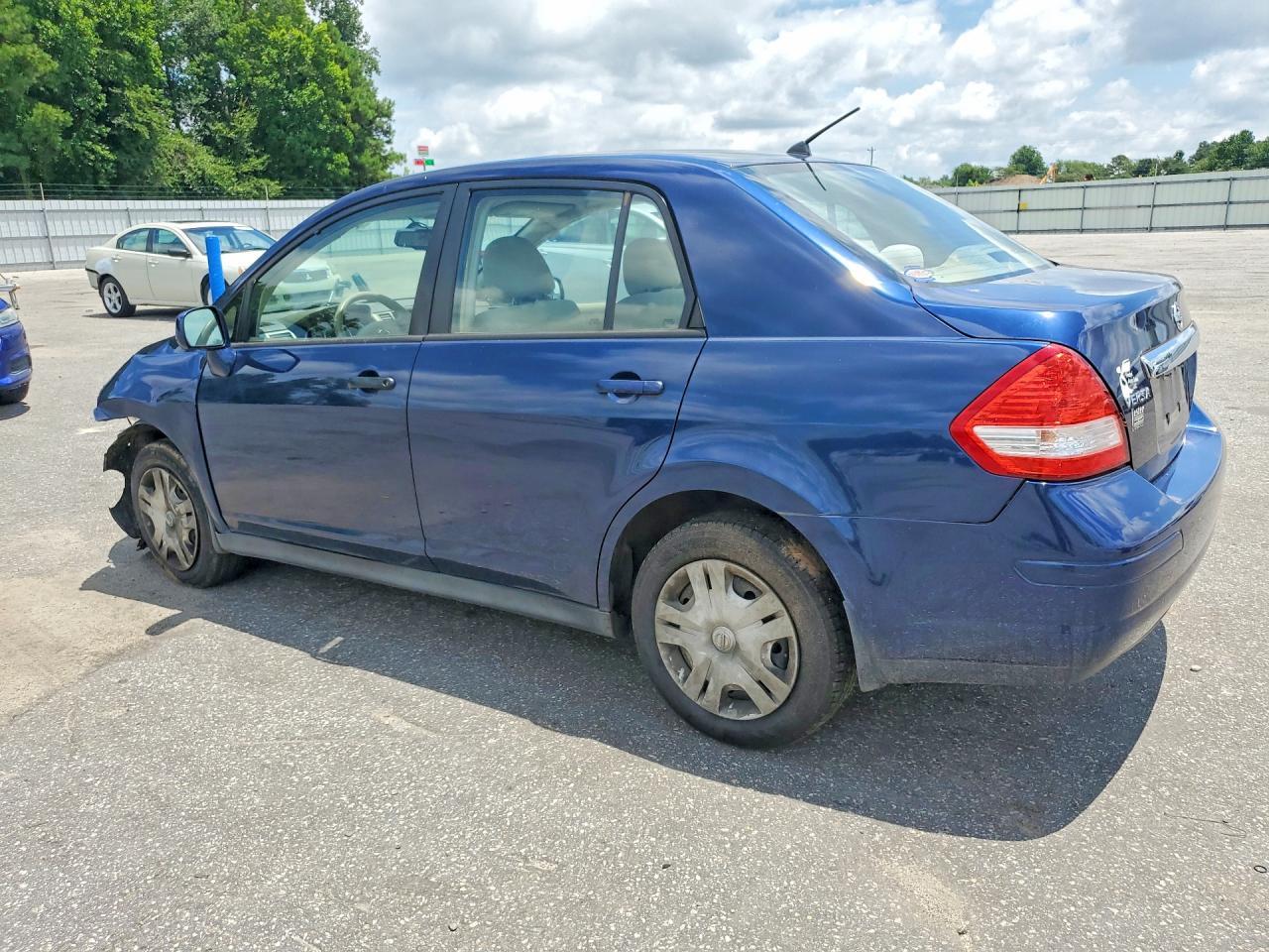 2009 Nissan Versa 1.8 S - Фото 2
