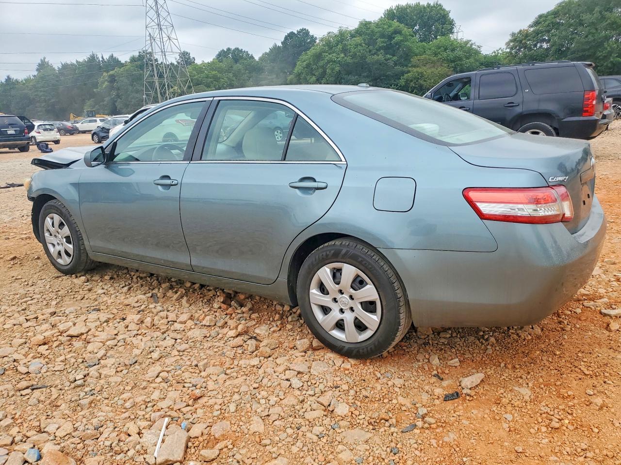 2010 Toyota Camry Le - Фото 2