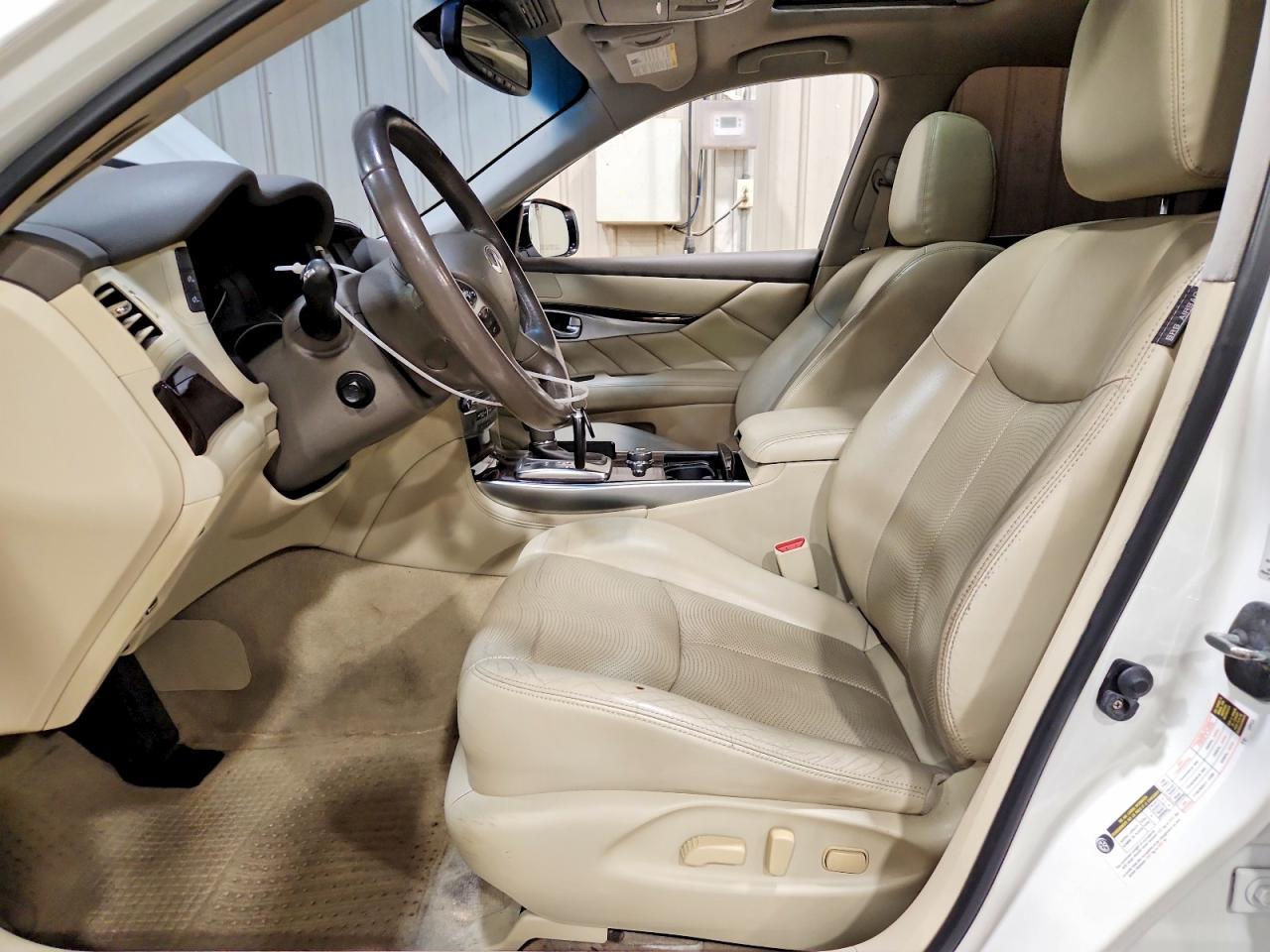 2015 Infiniti Q70 3.7 - Image 7