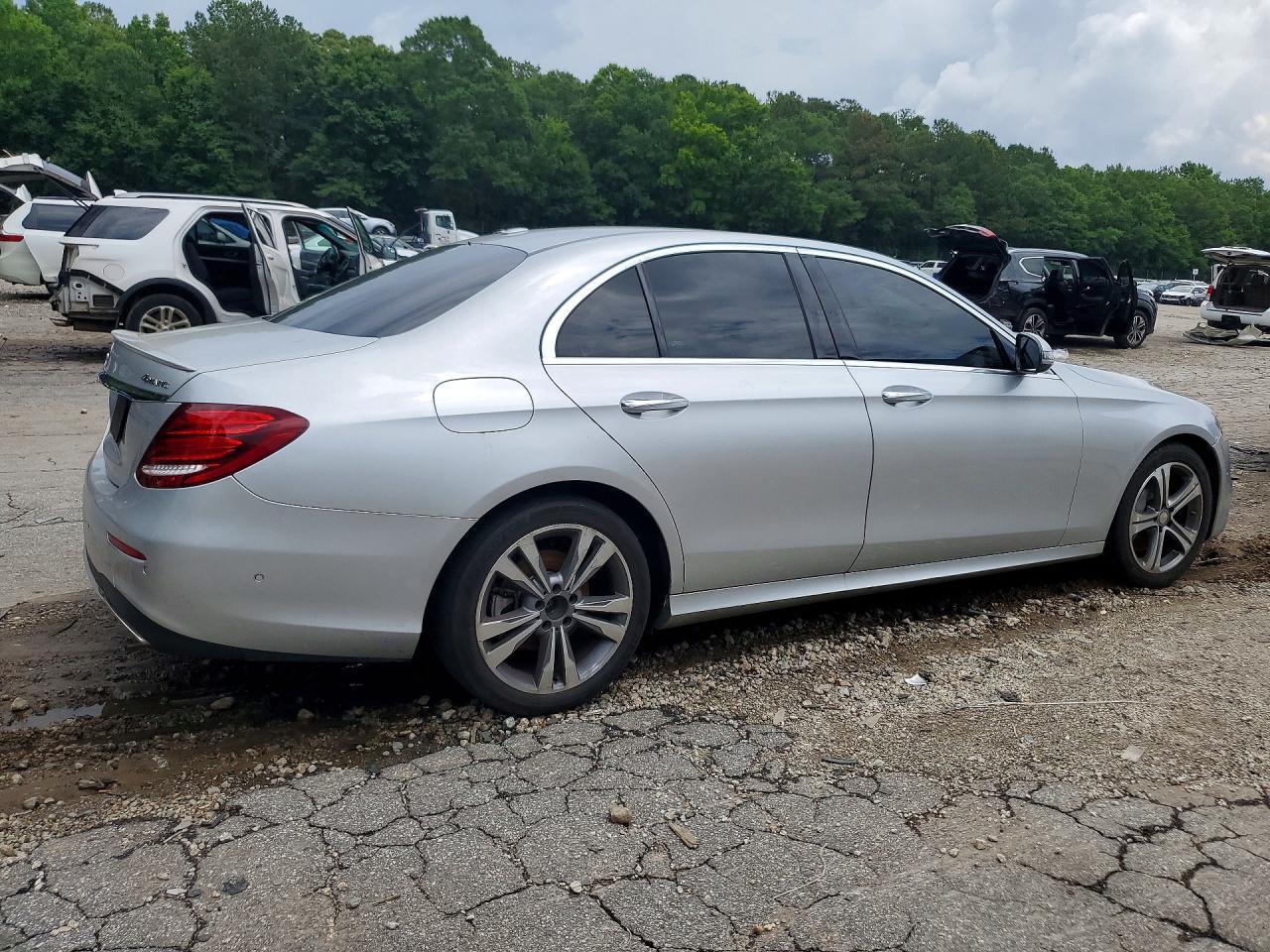 2017 Mercedes-Benz E 300 4Matic - Фото 3