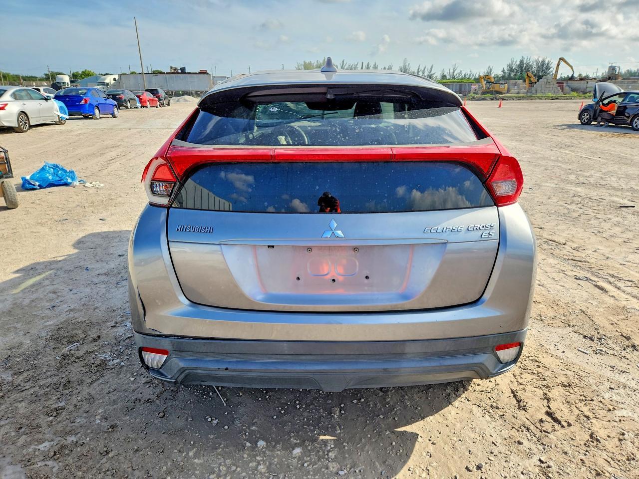 2019 Mitsubishi Eclipse Cross Es - Image 6