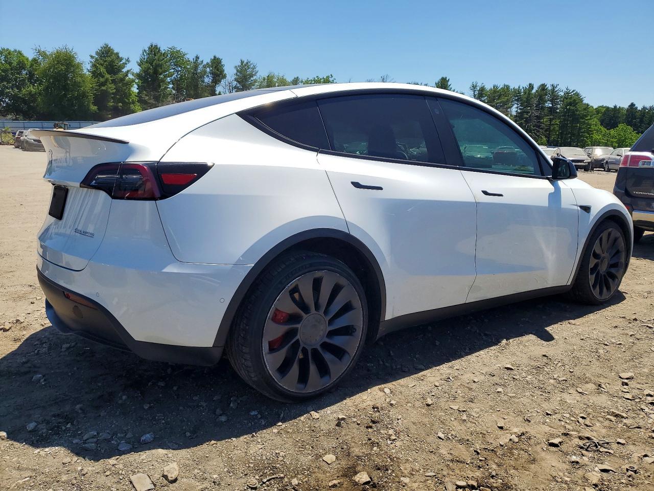 2022 Tesla Model Y - Фото 3