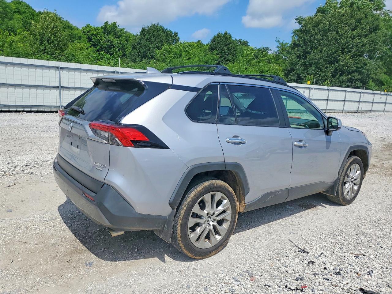 2019 Toyota Rav4 Limited - Фото 3