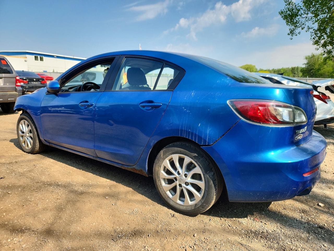 2013 Mazda 3 I - Image 2