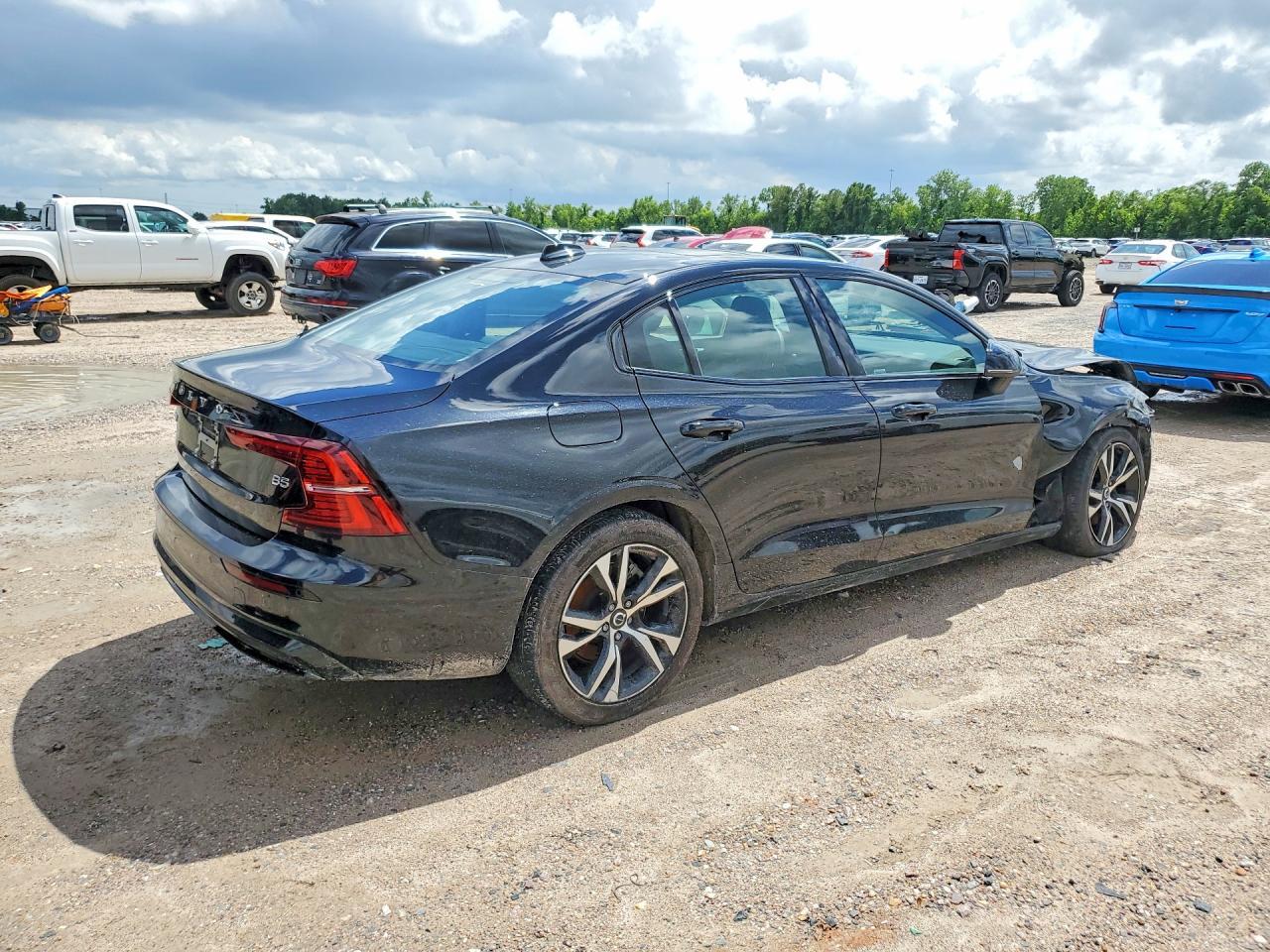 2024 Volvo S60 Plus - Image 3