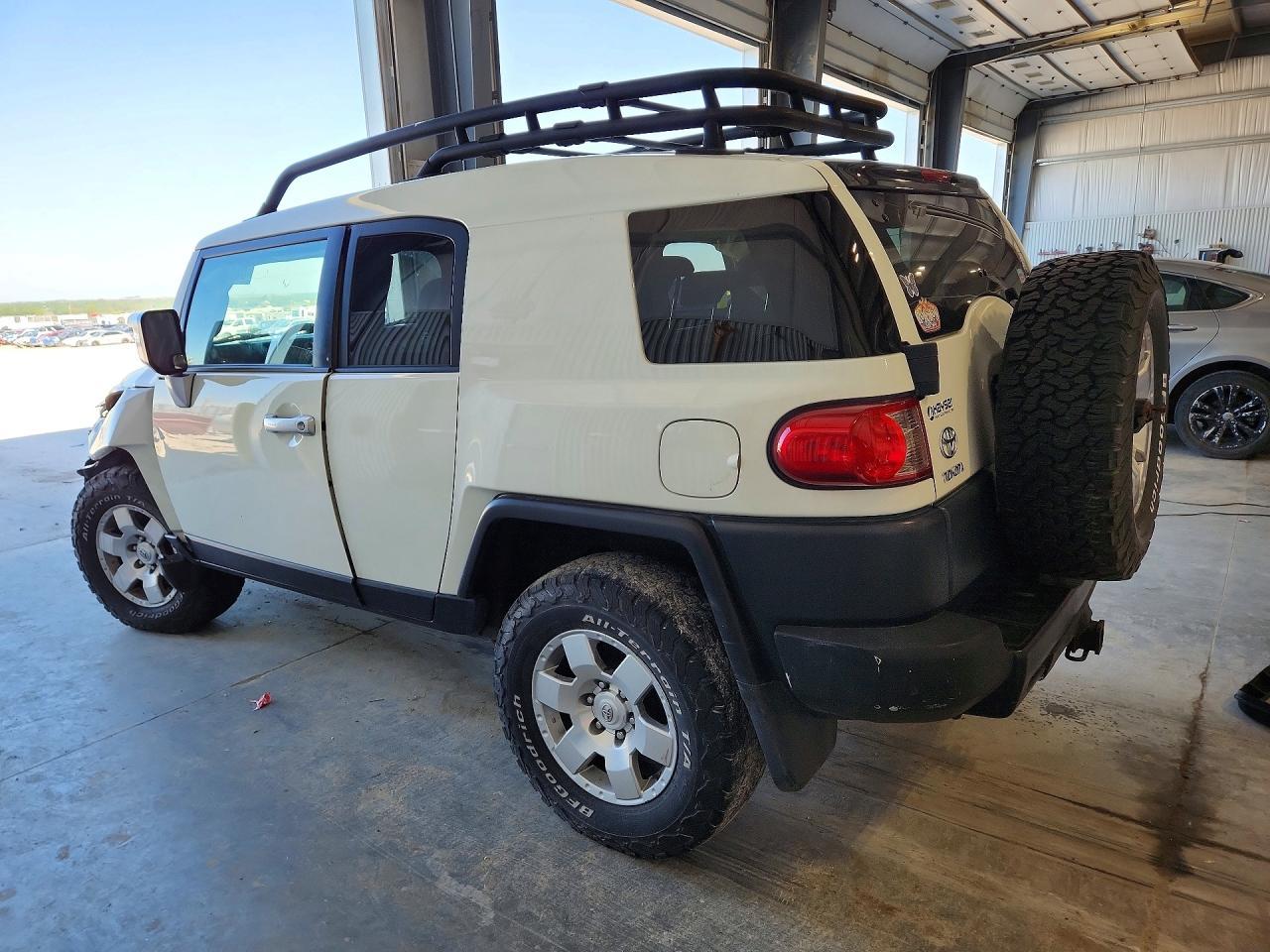 2010 Toyota Fj Cruiser Base - Фото 2