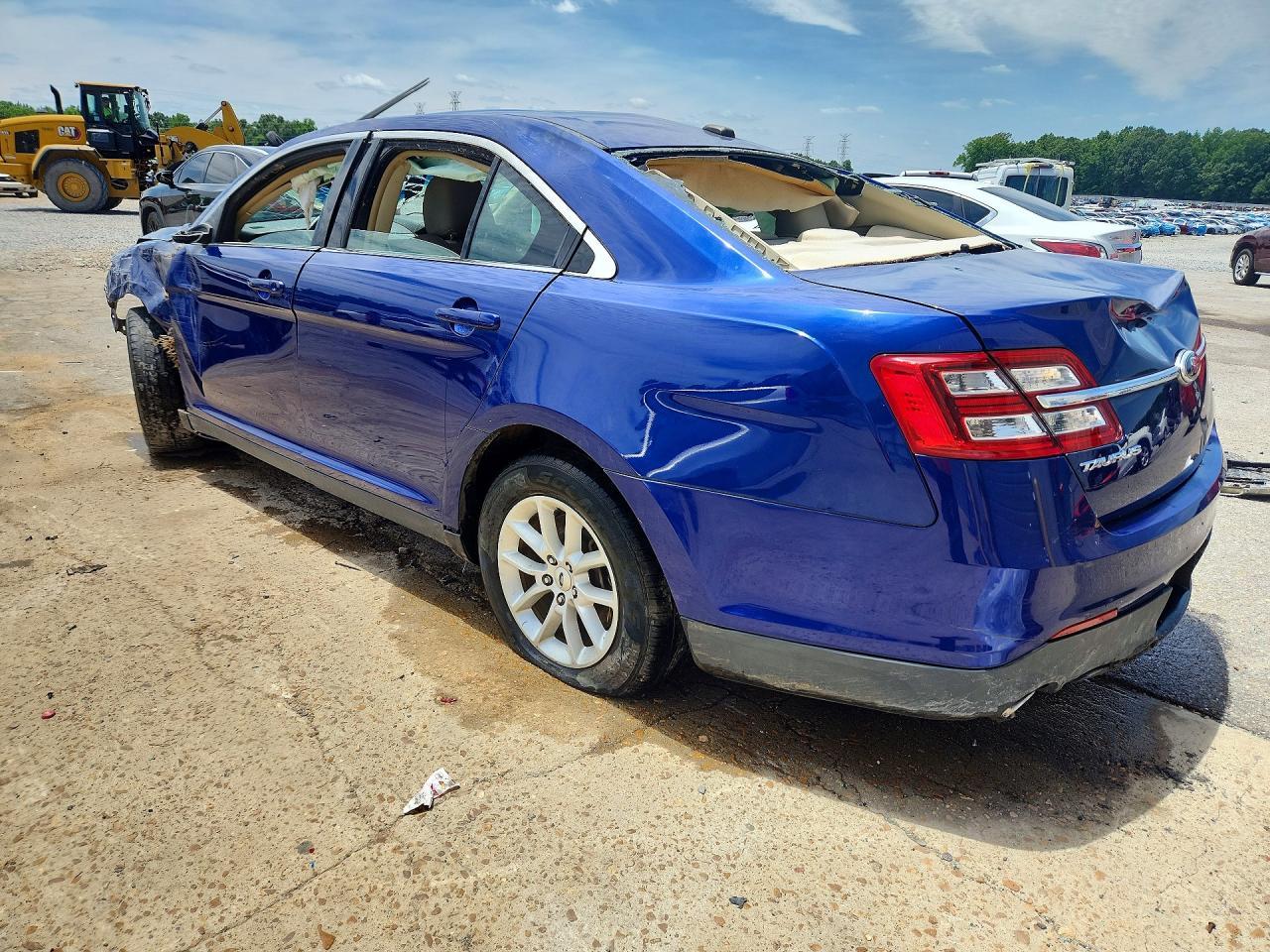 2013 Ford Taurus Se - Image 2