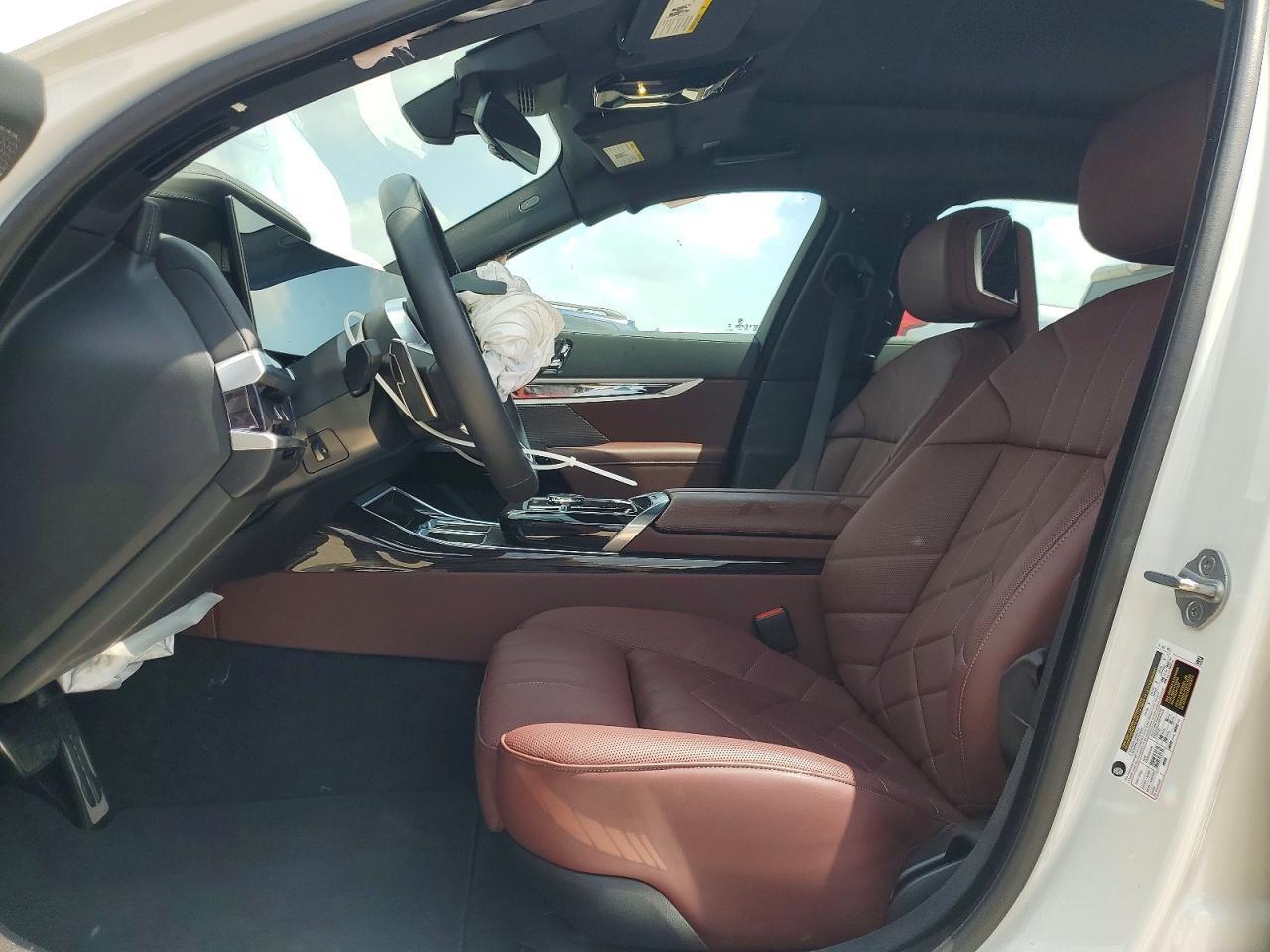 2025 BMW 740 I - Фото 7