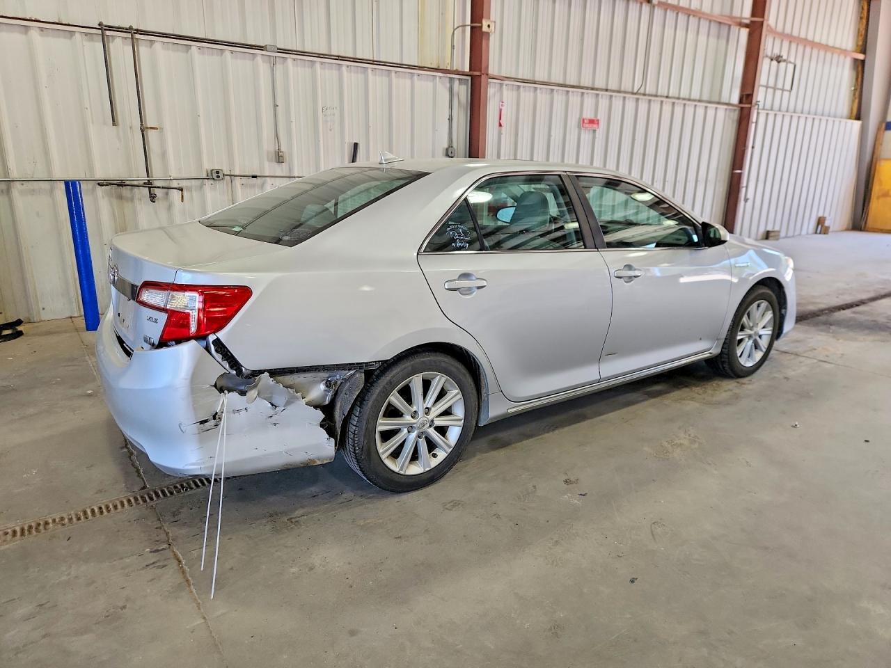2012 Toyota Camry Hybrid Xle - Image 3