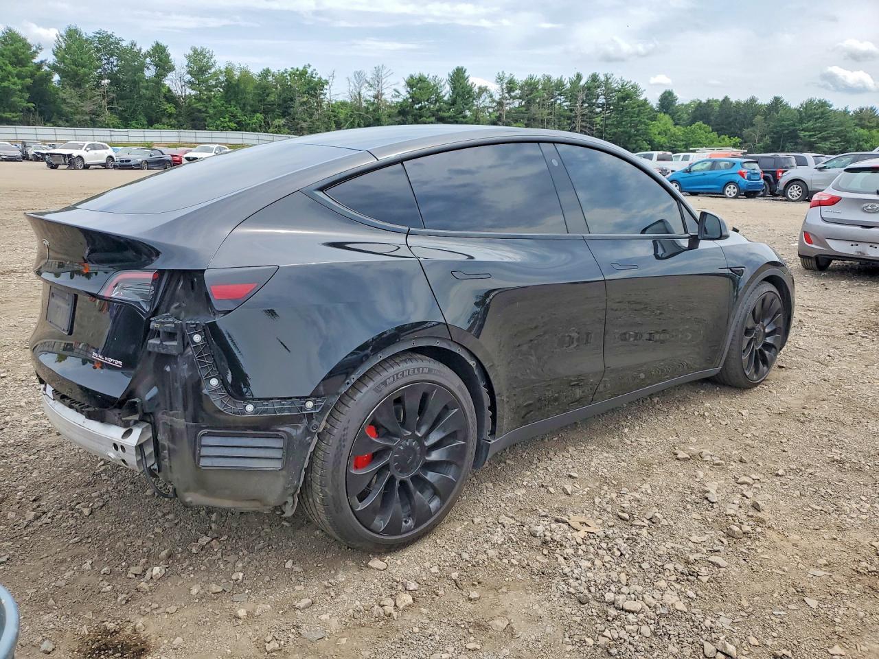 2022 Tesla Model Y - Фото 3