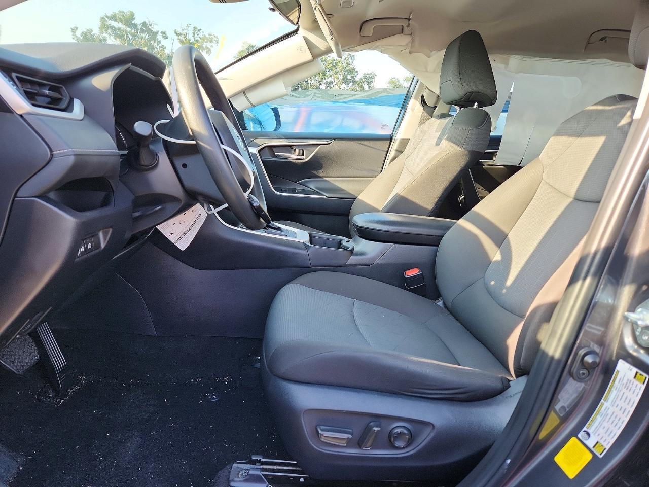 2025 Toyota Rav4 Xle - Image 7