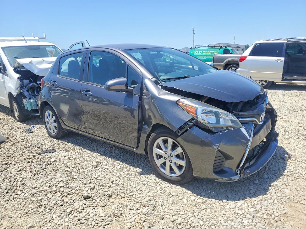 2015 Toyota Yaris 5-Door Le - Image 4