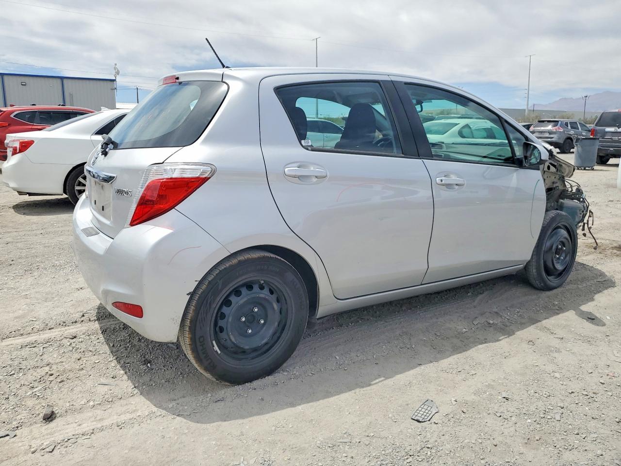 2014 Toyota Yaris 5-Door L Fleet - Image 3